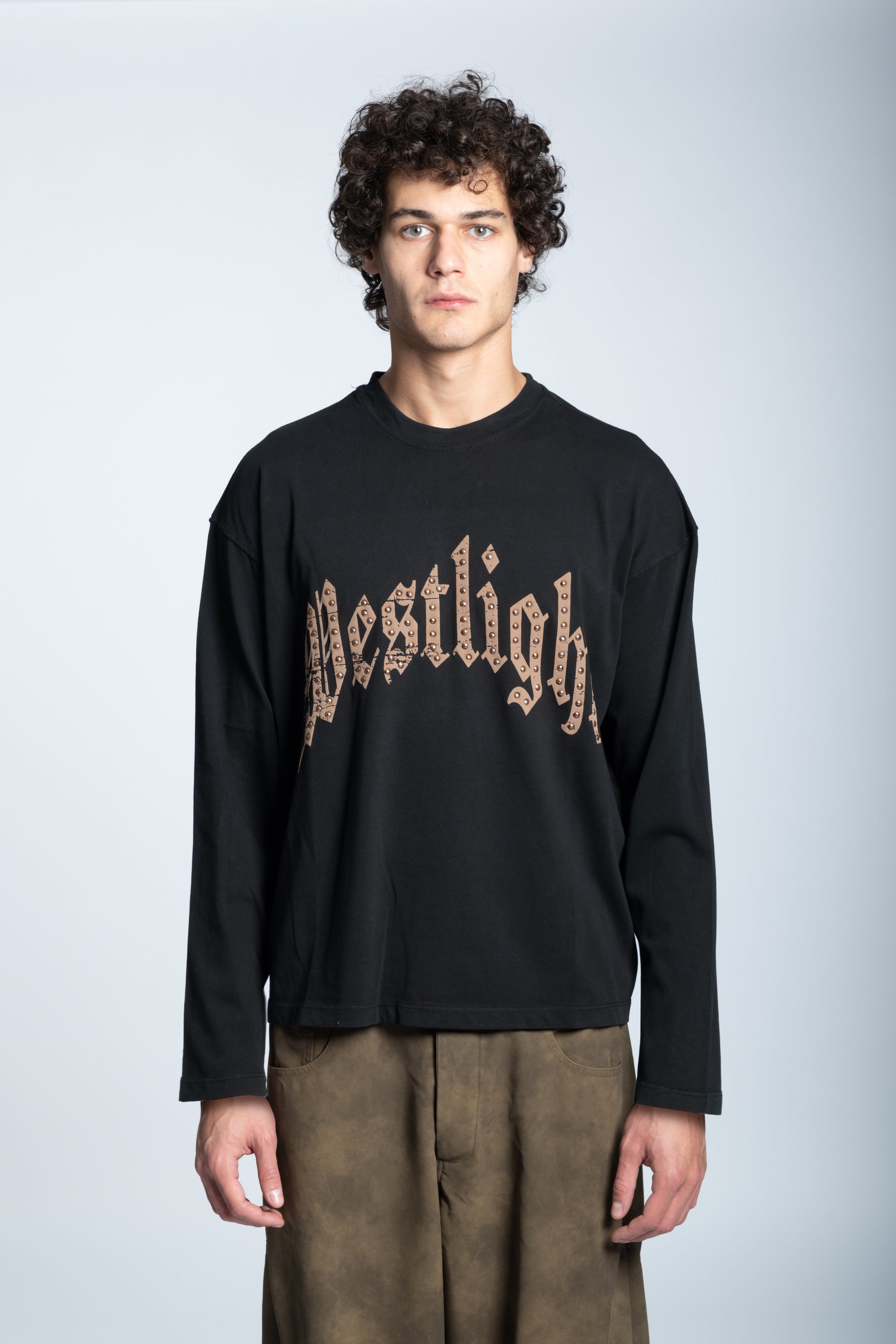 LOGO STUDDED LONGSLEEVE BLACK