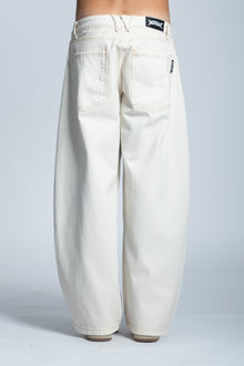 BALLOON CREAM JEANS