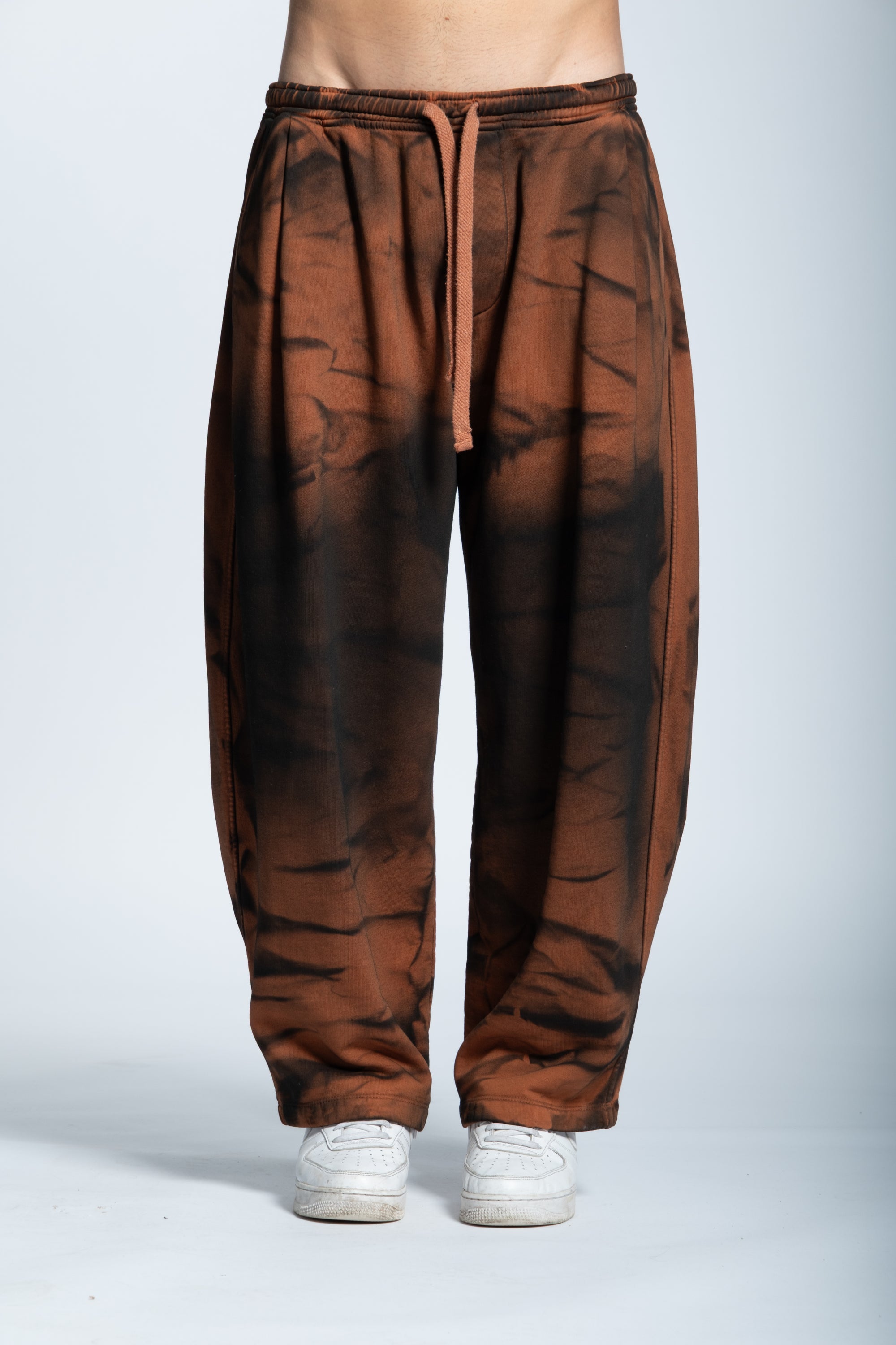 BROWN SMOKED SWEATPANTS