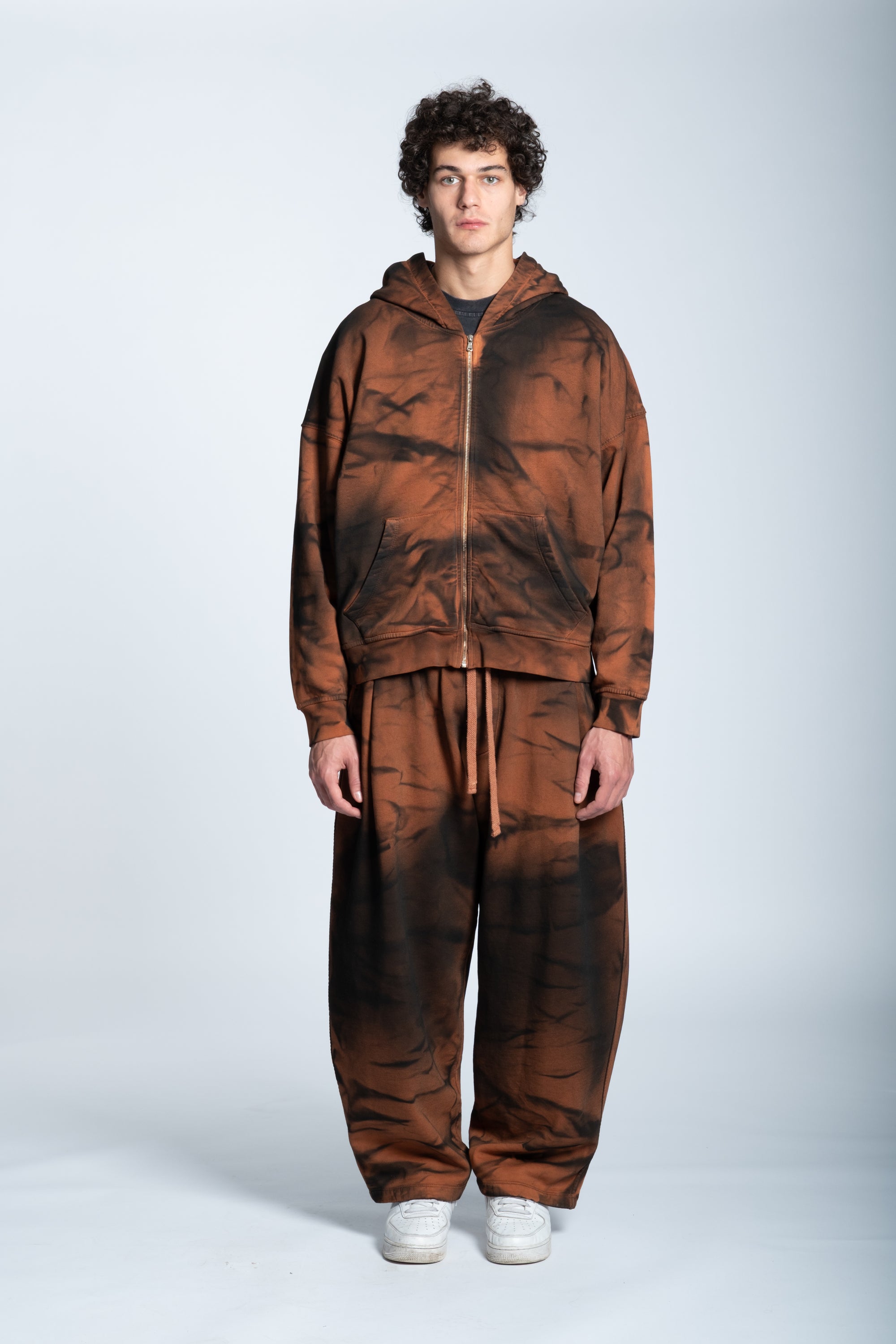 BROWN SMOKED SWEATPANTS