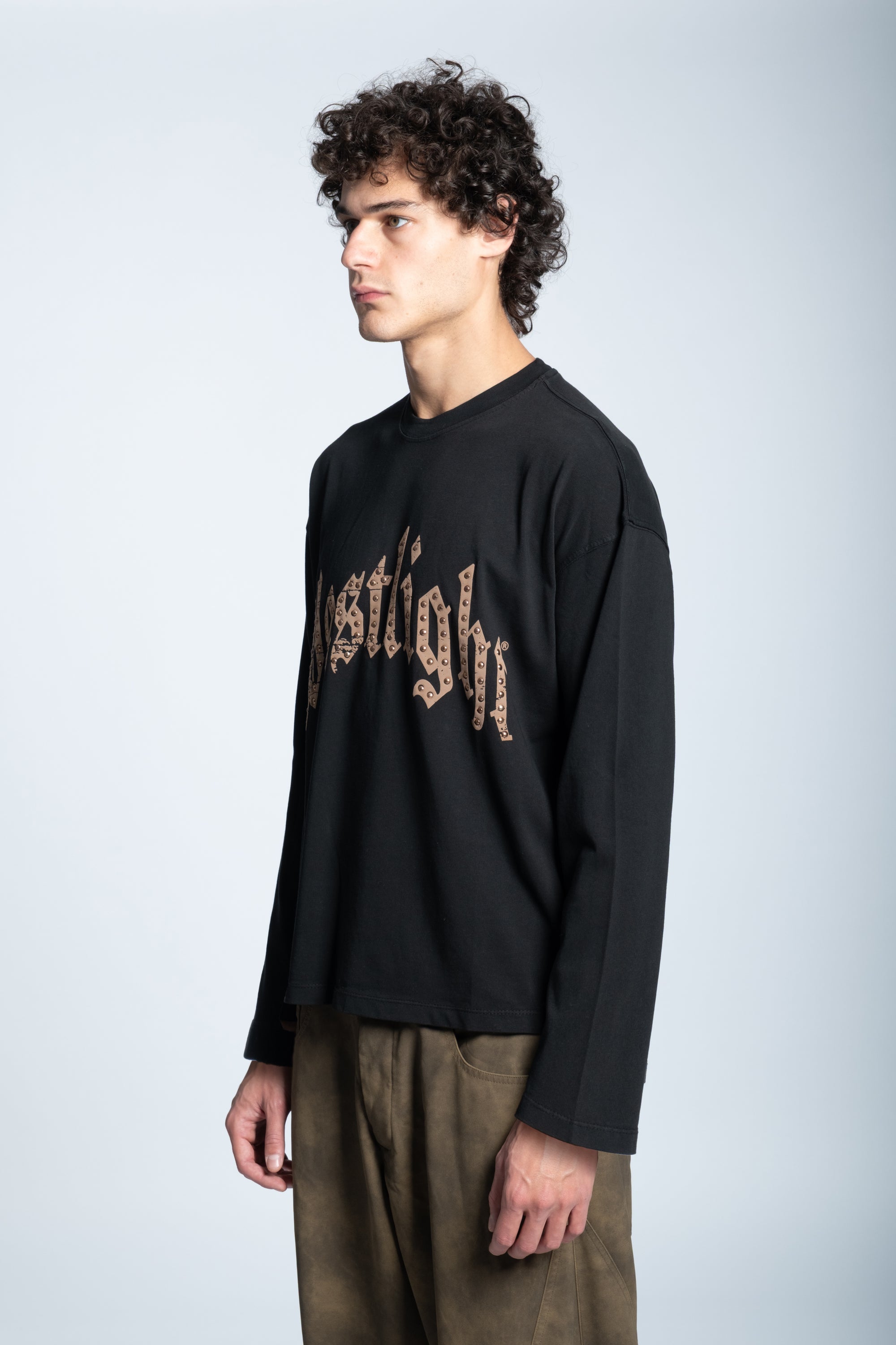 LOGO STUDDED LONGSLEEVE BLACK