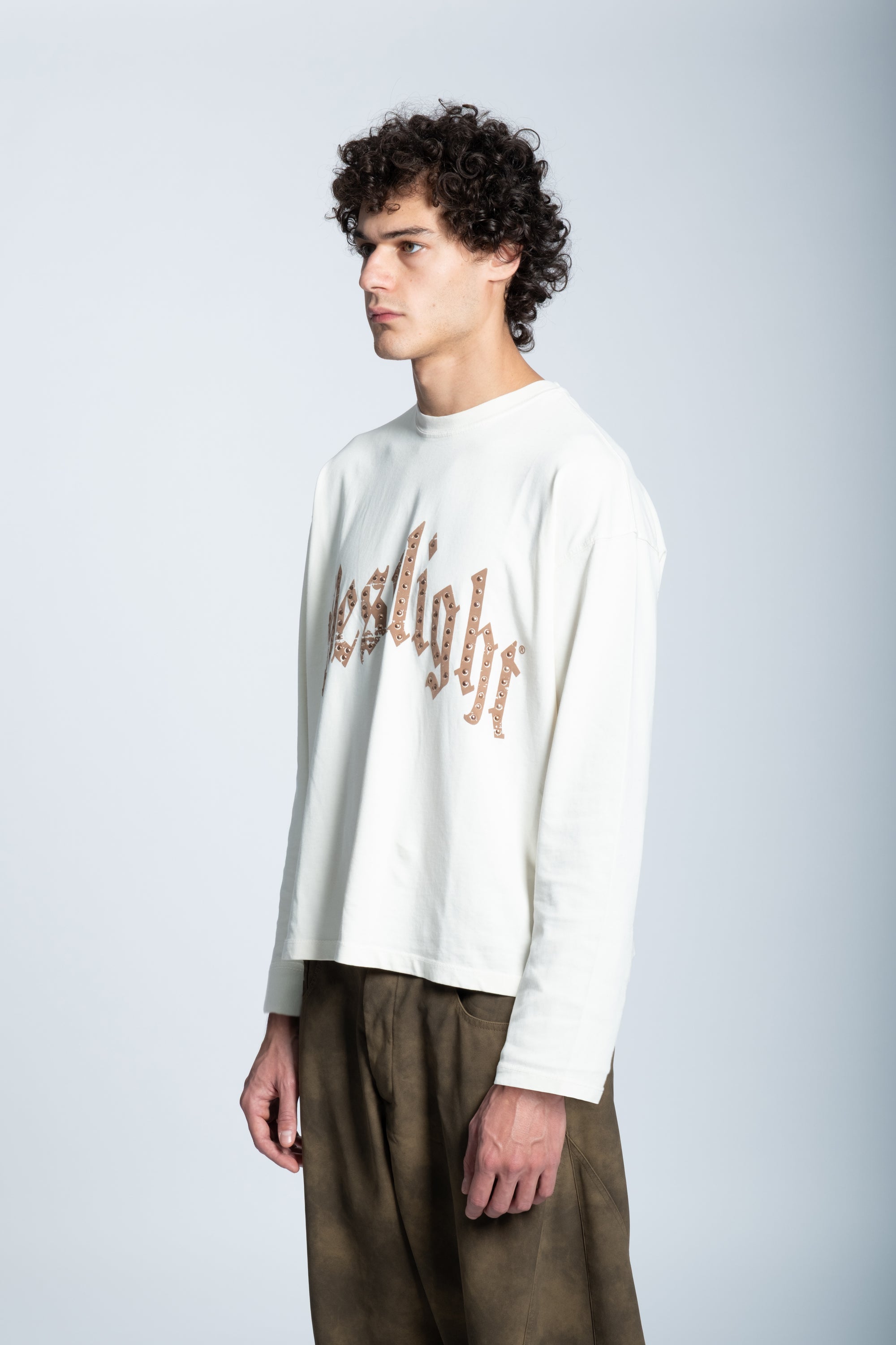 LOGO STUDDED LONGSLEEVE WHITE