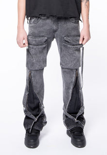 5 wide zip cargo pockets in blak denim