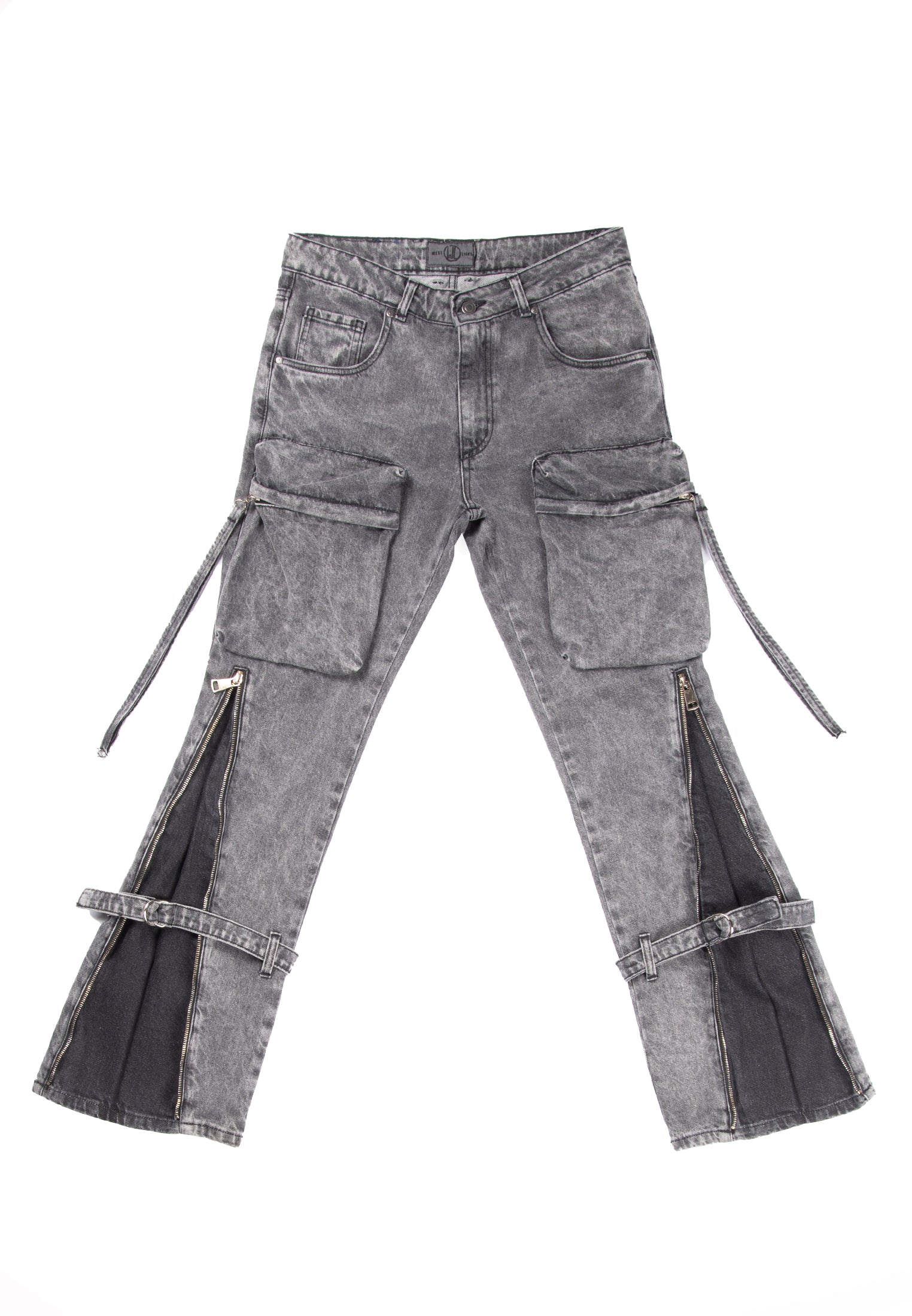 5 wide zip cargo pockets in blak denim