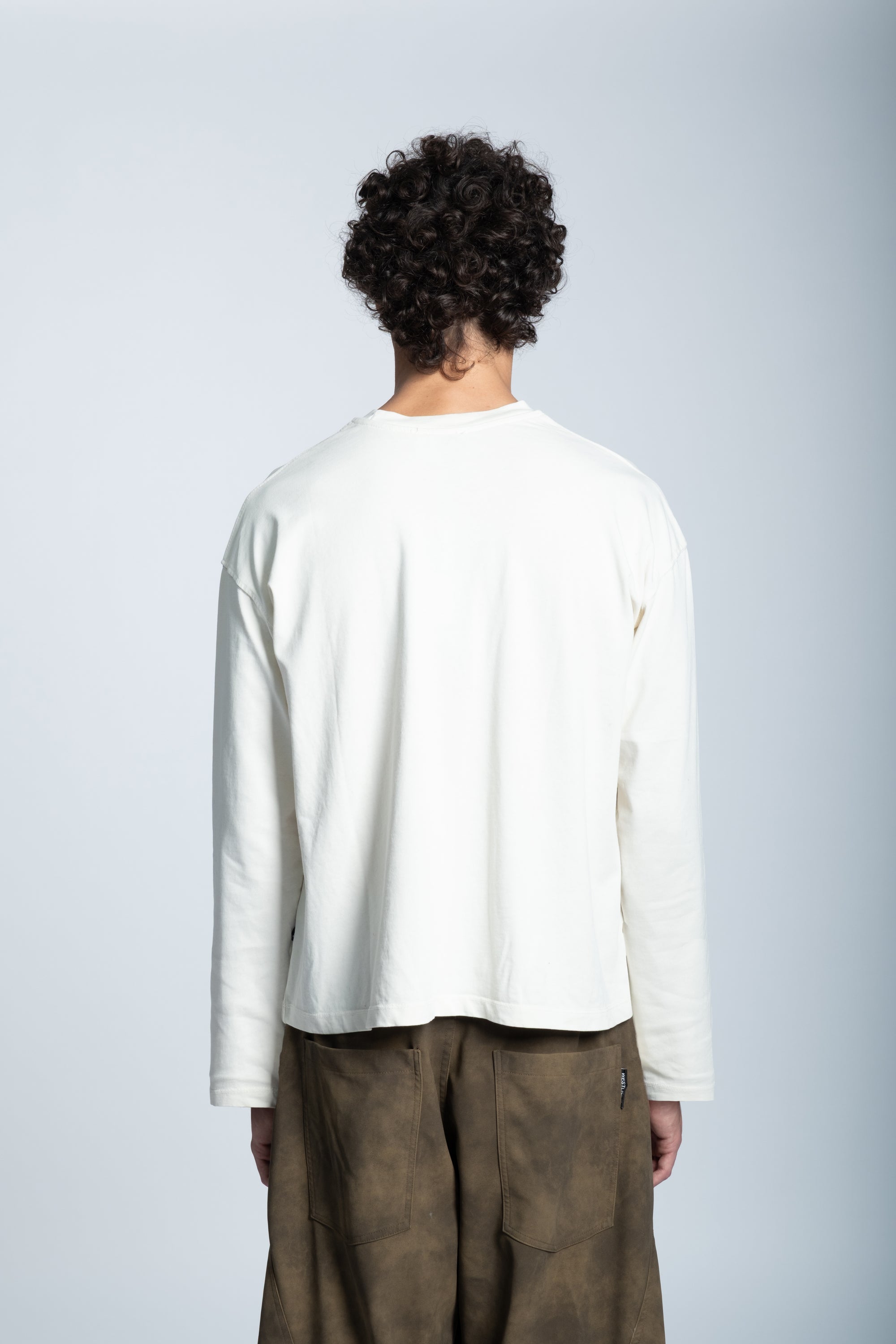 LOGO STUDDED LONGSLEEVE WHITE